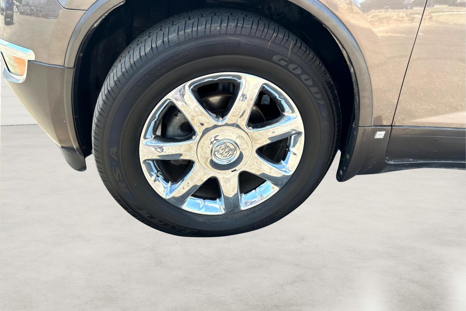 2008 Brown Buick Enclave CXL AWD (5GAEV237X8J) with an 3.6L V6 DOHC 24V engine, 6-Speed Automatic Overdrive transmission, located at 7755 State Street, Midvale, UT, 84047, (801) 753-9063, 40.610329, -111.892159 - Photo#9