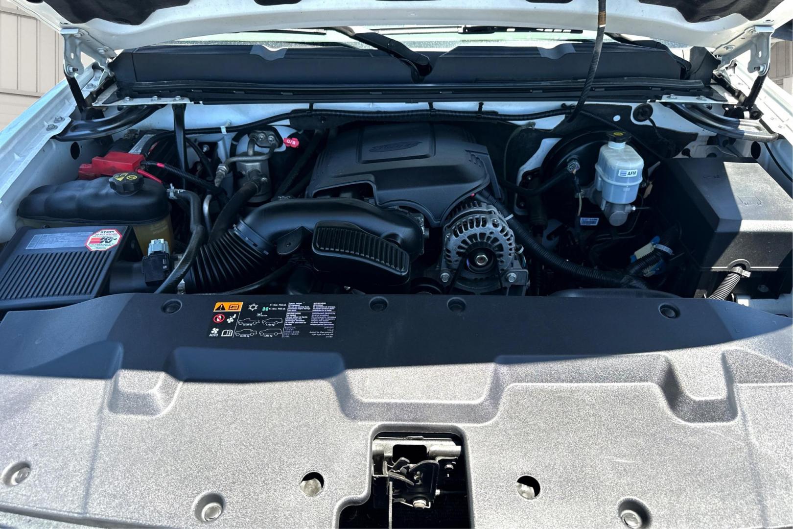 2011 White Chevrolet Silverado 1500 Work Truck Ext. Cab 4WD (1GCRKPEA6BZ) with an 4.8L V8 OHV 16V engine, 4-Speed Automatic transmission, located at 344 S Washington Blvd, Ogden, UT, 84404, (801) 399-1799, 41.255482, -111.970848 - Photo#8