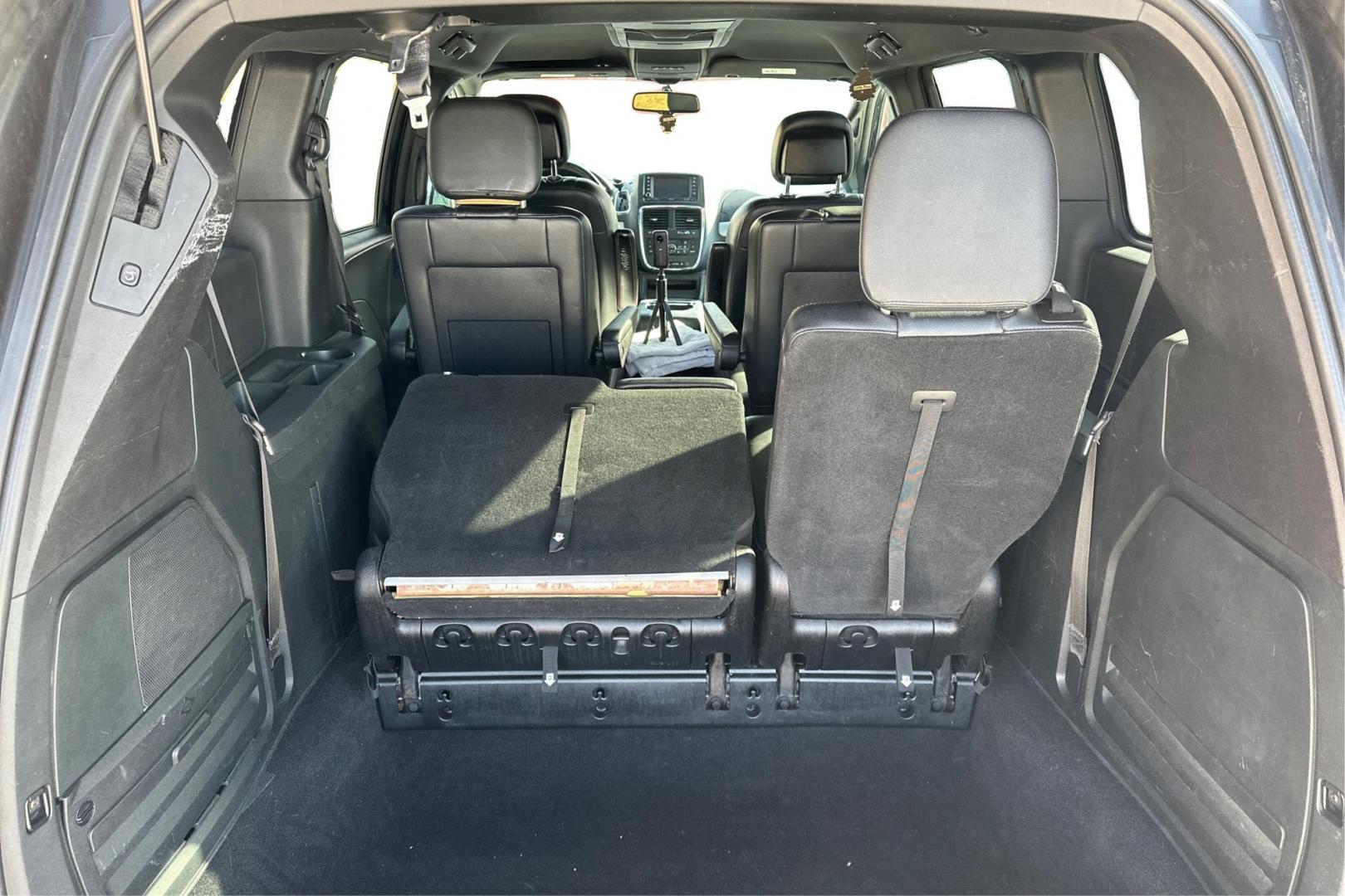 2011 Black Dodge Grand Caravan R/T (2D4RN7DG4BR) with an V6 Flex Fuel 3.6 Liter engine, 6-Speed Automatic transmission, located at 344 S Washington Blvd, Ogden, UT, 84404, (801) 399-1799, 41.255482, -111.970848 - Photo#14