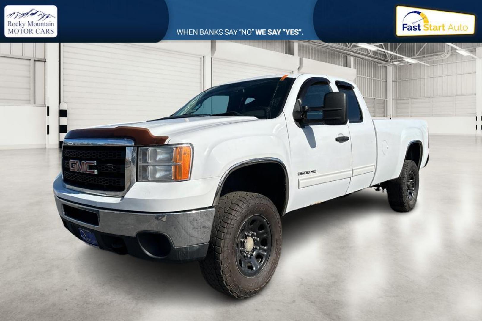 2011 White GMC Sierra 3500HD SLE Ext. Cab Long Box 4WD (1GT523CG7BZ) with an 6.0L V8 OHV 16V FFV engine, 6-Speed Automatic transmission, located at 767 S State Road, Pleasant Grove, UT, 84062, (801) 785-1058, 40.354839, -111.736687 - Photo#8