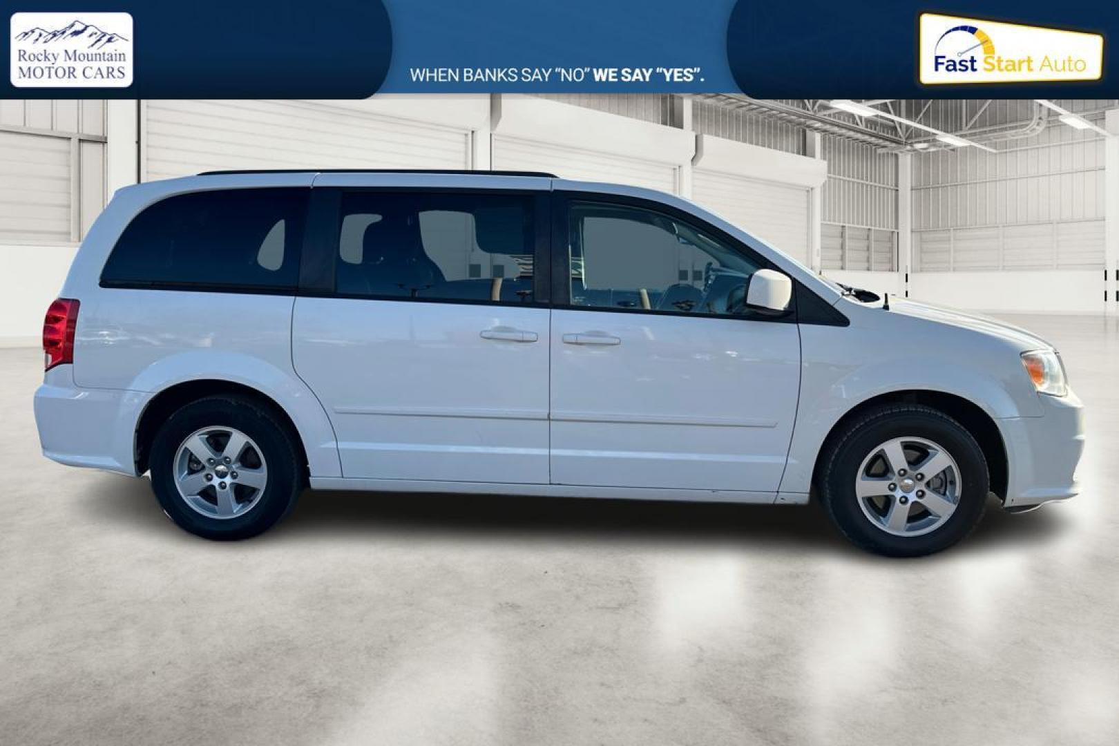 2012 White Dodge Grand Caravan SXT (2C4RDGCG9CR) with an 3.6L V6 DOHC 24V engine, 6-Speed Automatic transmission, located at 767 S State Road, Pleasant Grove, UT, 84062, (801) 785-1058, 40.354839, -111.736687 - Photo#1