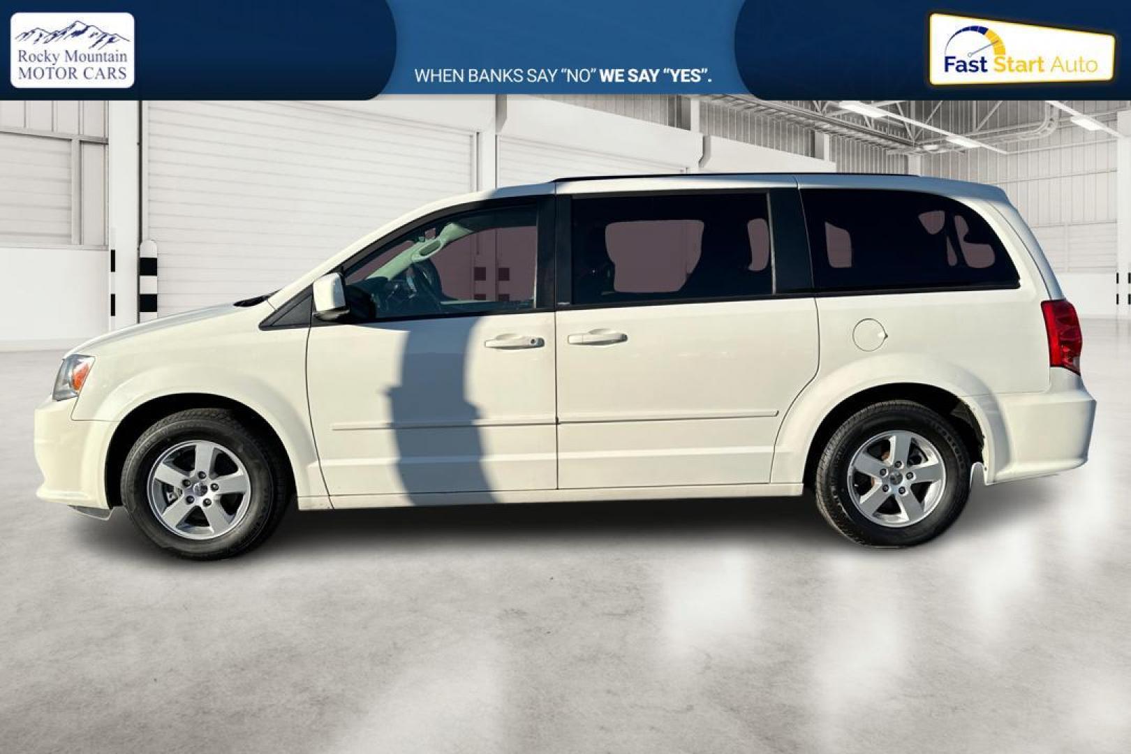 2012 White Dodge Grand Caravan SXT (2C4RDGCG9CR) with an 3.6L V6 DOHC 24V engine, 6-Speed Automatic transmission, located at 767 S State Road, Pleasant Grove, UT, 84062, (801) 785-1058, 40.354839, -111.736687 - Photo#6