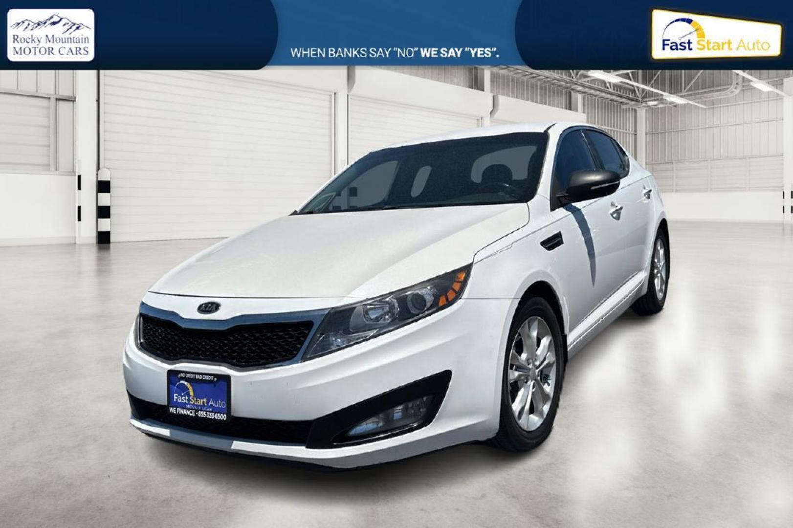 2012 White Kia Optima EX (5XXGN4A73CG) with an 2.4L L4 DOHC 16V engine, 6-Speed Automatic transmission, located at 7755 State Street, Midvale, UT, 84047, (801) 753-9063, 40.610329, -111.892159 - Photo#6