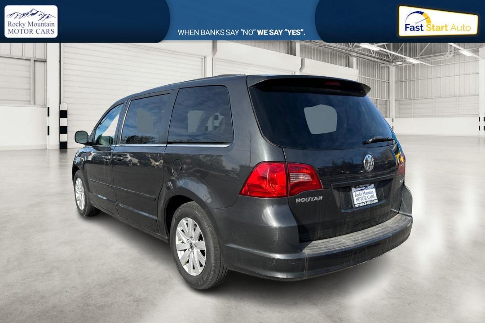 2012 Gray Volkswagen Routan SEL (2C4RVACG7CR) with an 3.6L V6 DOHC 24V engine, 6-Speed Automatic transmission, located at 344 S Washington Blvd, Ogden, UT, 84404, (801) 399-1799, 41.255482, -111.970848 - Photo#5