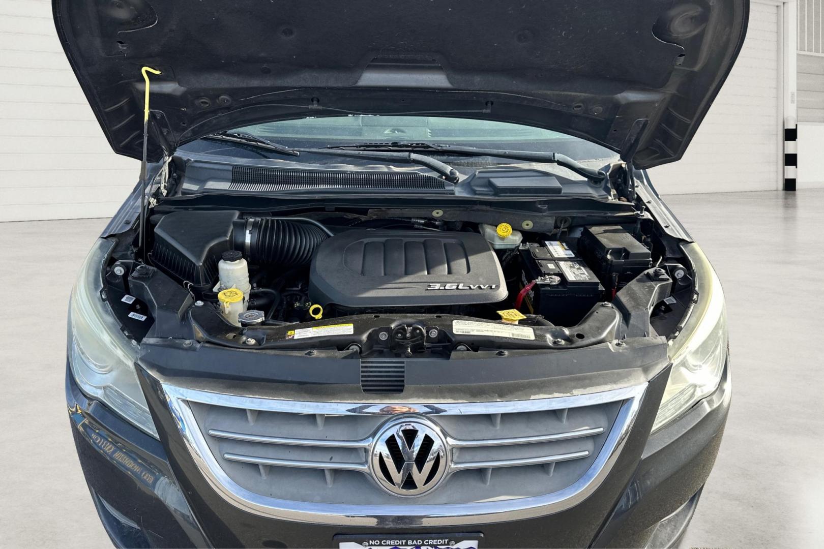 2012 Gray Volkswagen Routan SEL (2C4RVACG7CR) with an 3.6L V6 DOHC 24V engine, 6-Speed Automatic transmission, located at 344 S Washington Blvd, Ogden, UT, 84404, (801) 399-1799, 41.255482, -111.970848 - Photo#10