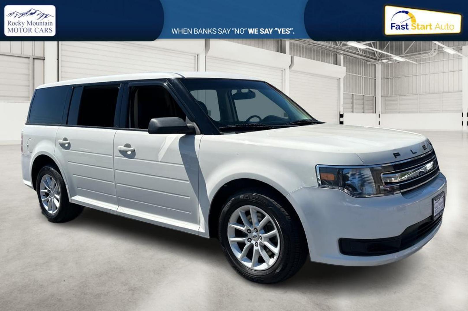 2013 White Ford Flex SE FWD (2FMGK5B85DB) with an 3.5L V6 DOHC 24V engine, 6-Speed Automatic Overdrive transmission, located at 767 S State Road, Pleasant Grove, UT, 84062, (801) 785-1058, 40.354839, -111.736687 - Photo#0