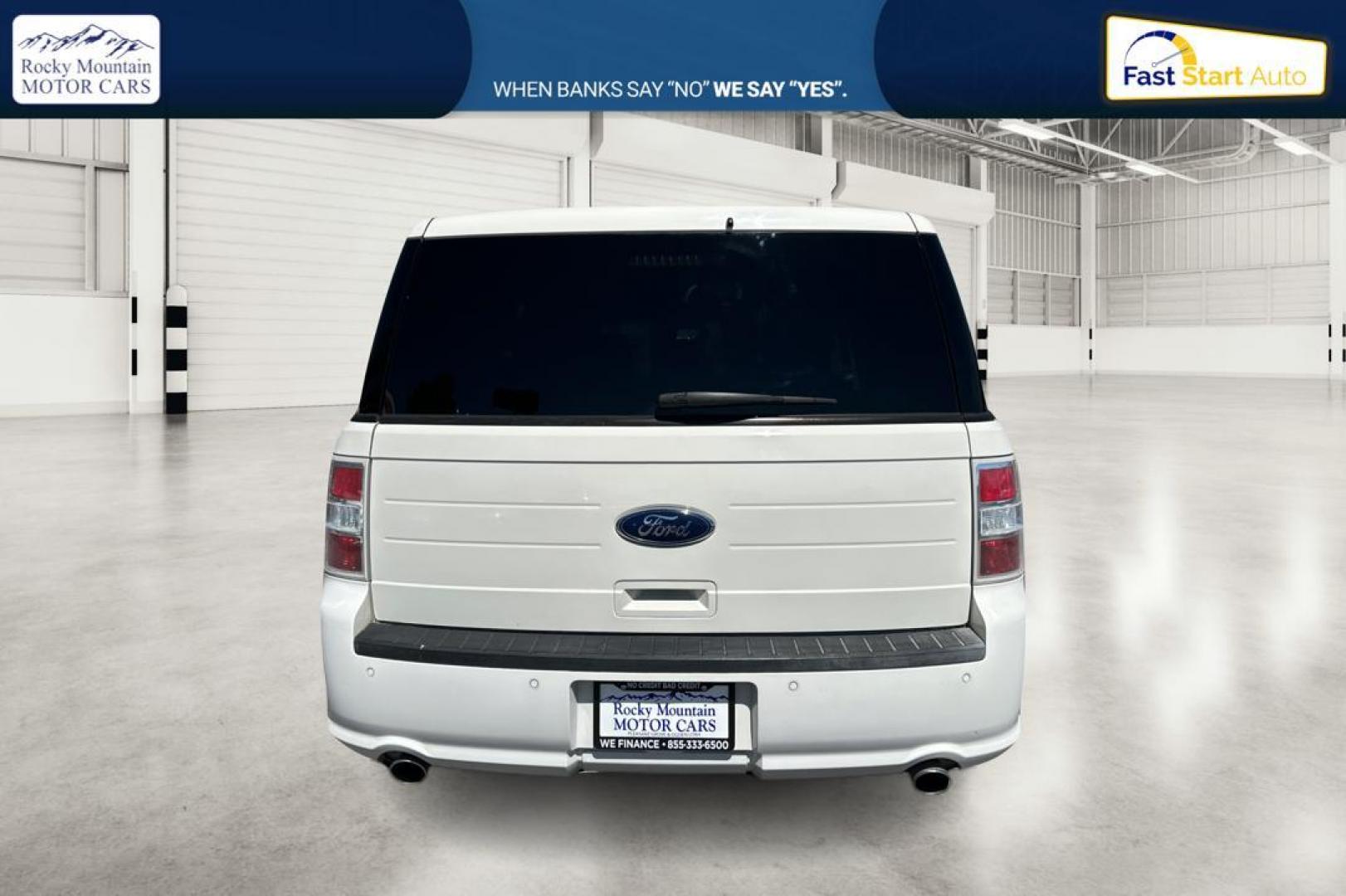 2013 White Ford Flex SE FWD (2FMGK5B85DB) with an 3.5L V6 DOHC 24V engine, 6-Speed Automatic Overdrive transmission, located at 767 S State Road, Pleasant Grove, UT, 84062, (801) 785-1058, 40.354839, -111.736687 - Photo#3