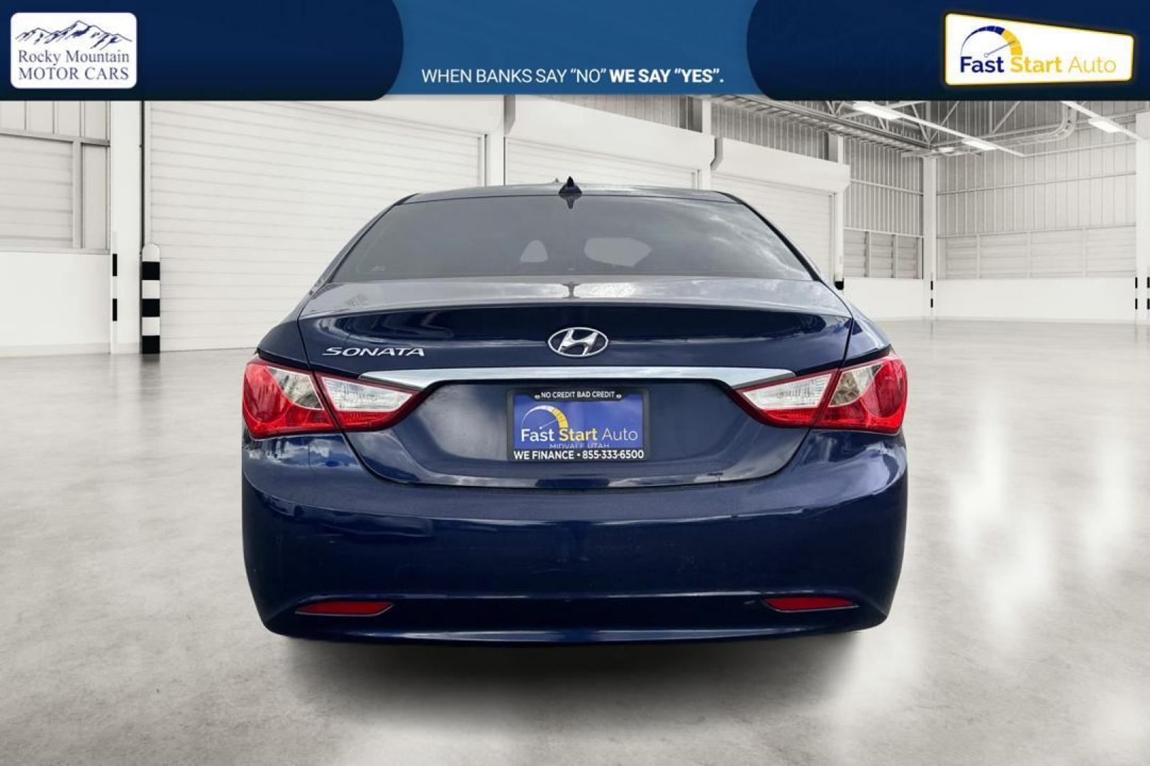 2013 Blue Hyundai Sonata GLS (5NPEB4AC6DH) with an 2.4L L4 DOHC 16V engine, 6-Speed Automatic transmission, located at 7755 State Street, Midvale, UT, 84047, (801) 753-9063, 40.610329, -111.892159 - Photo#3