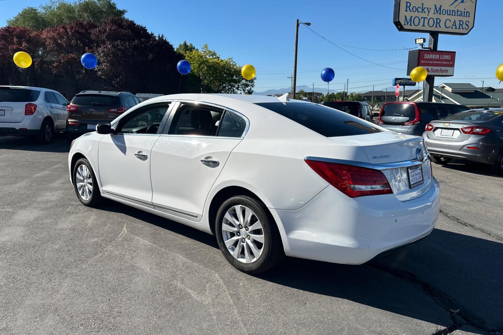 2014 White Buick LaCrosse Leather Package (1G4GB5GR0EF) with an 2.4L L4 DOHC 16V engine, 6-Speed Automatic transmission, located at 767 S State Road, Pleasant Grove, UT, 84062, (801) 785-1058, 40.354839, -111.736687 - Photo#4