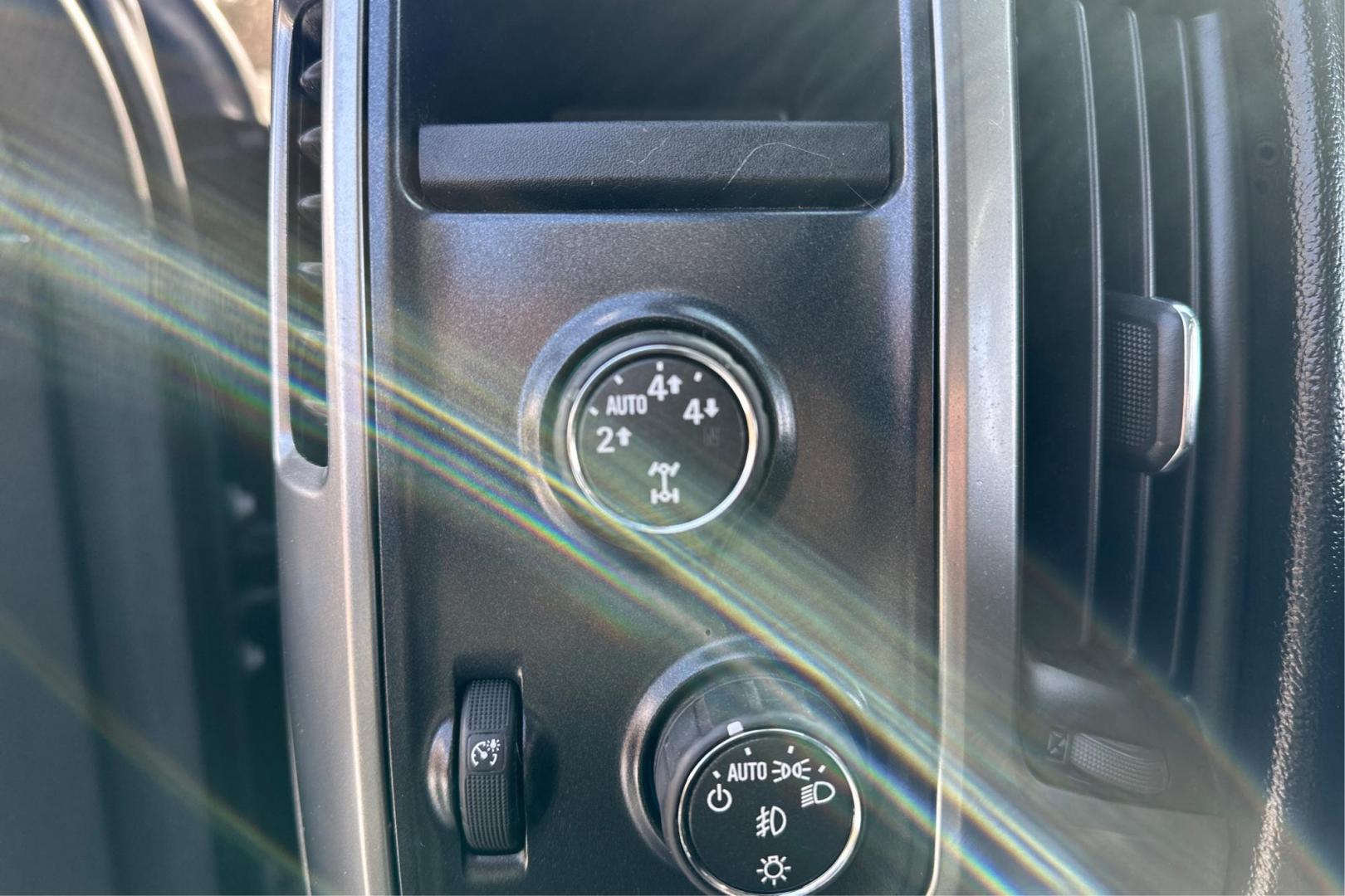 2014 Green Chevrolet Silverado 1500 1LT Crew Cab 4WD (3GCUKREC0EG) with an 5.3L V8 OHV 16V engine, 6-Speed Automatic transmission, located at 767 S State Road, Pleasant Grove, UT, 84062, (801) 785-1058, 40.354839, -111.736687 - Photo#14