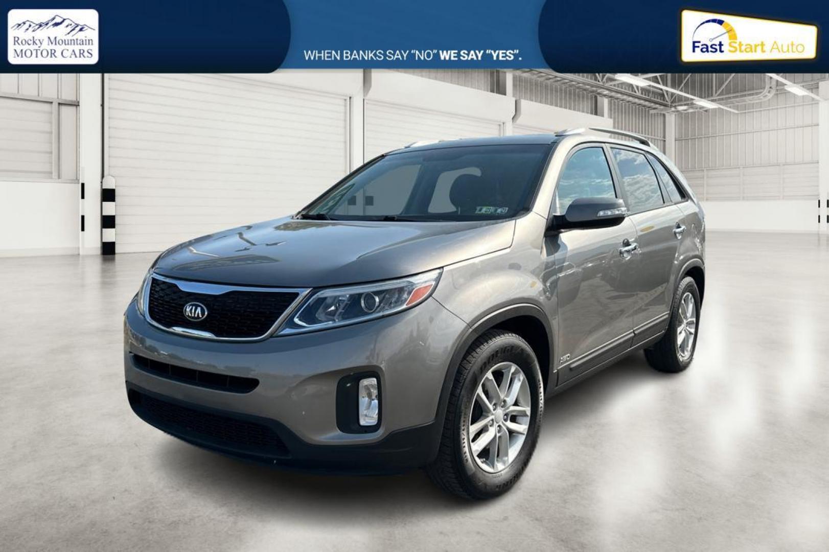 2014 Gray Kia Sorento LX AWD (5XYKTCA67EG) with an 2.4L L4 DOHC 16V engine, 6-Speed Automatic transmission, located at 7755 State Street, Midvale, UT, 84047, (801) 753-9063, 40.610329, -111.892159 - Photo#6