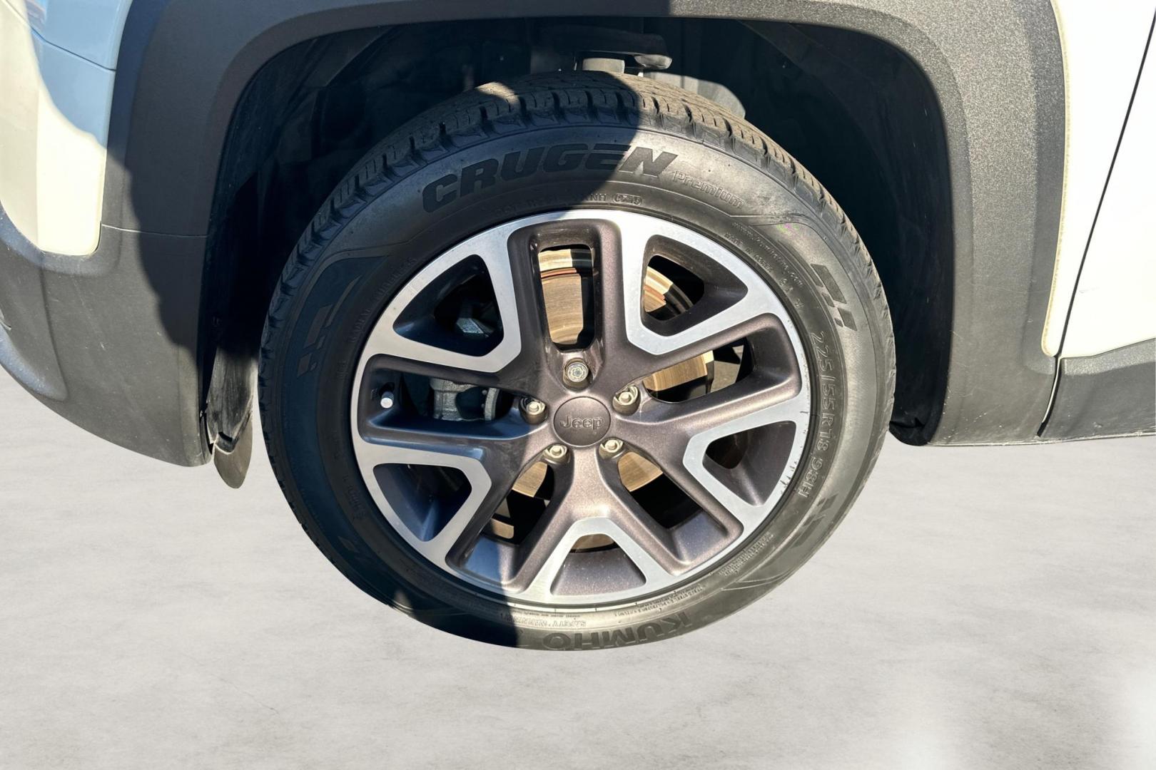 2015 White Jeep Renegade Latitude FWD (ZACCJABTXFP) with an 2.4L L4 engine, 6-Speed Manual transmission, located at 7755 State Street, Midvale, UT, 84047, (801) 753-9063, 40.610329, -111.892159 - Photo#12