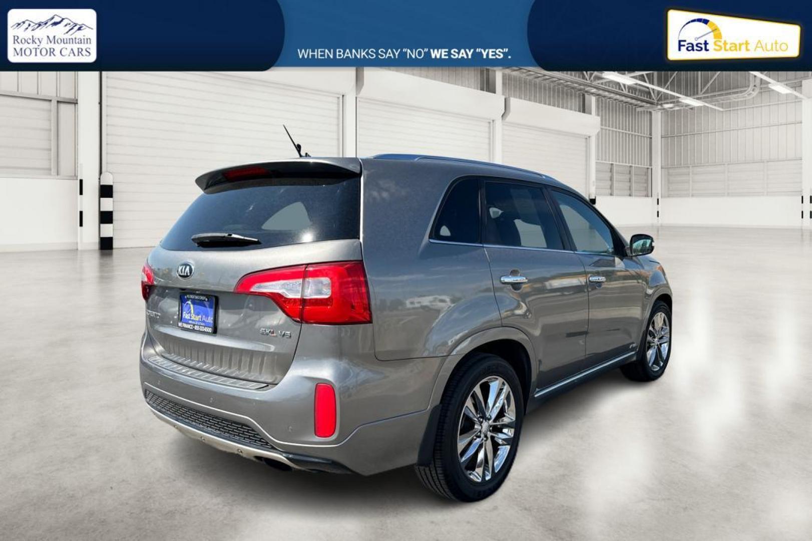 2015 Gray Kia Sorento SX V6 AWD (5XYKWDA72FG) with an 3.3L V6 DOHC 24V engine, 6-Speed Automatic transmission, located at 7755 State Street, Midvale, UT, 84047, (801) 753-9063, 40.610329, -111.892159 - Photo#2