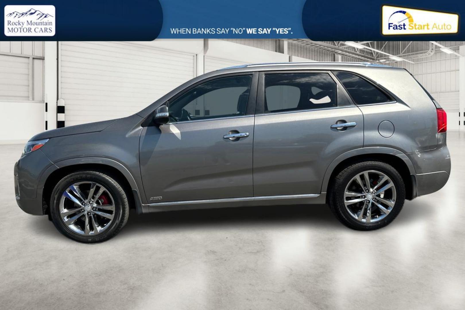 2015 Gray Kia Sorento SX V6 AWD (5XYKWDA72FG) with an 3.3L V6 DOHC 24V engine, 6-Speed Automatic transmission, located at 7755 State Street, Midvale, UT, 84047, (801) 753-9063, 40.610329, -111.892159 - Photo#5