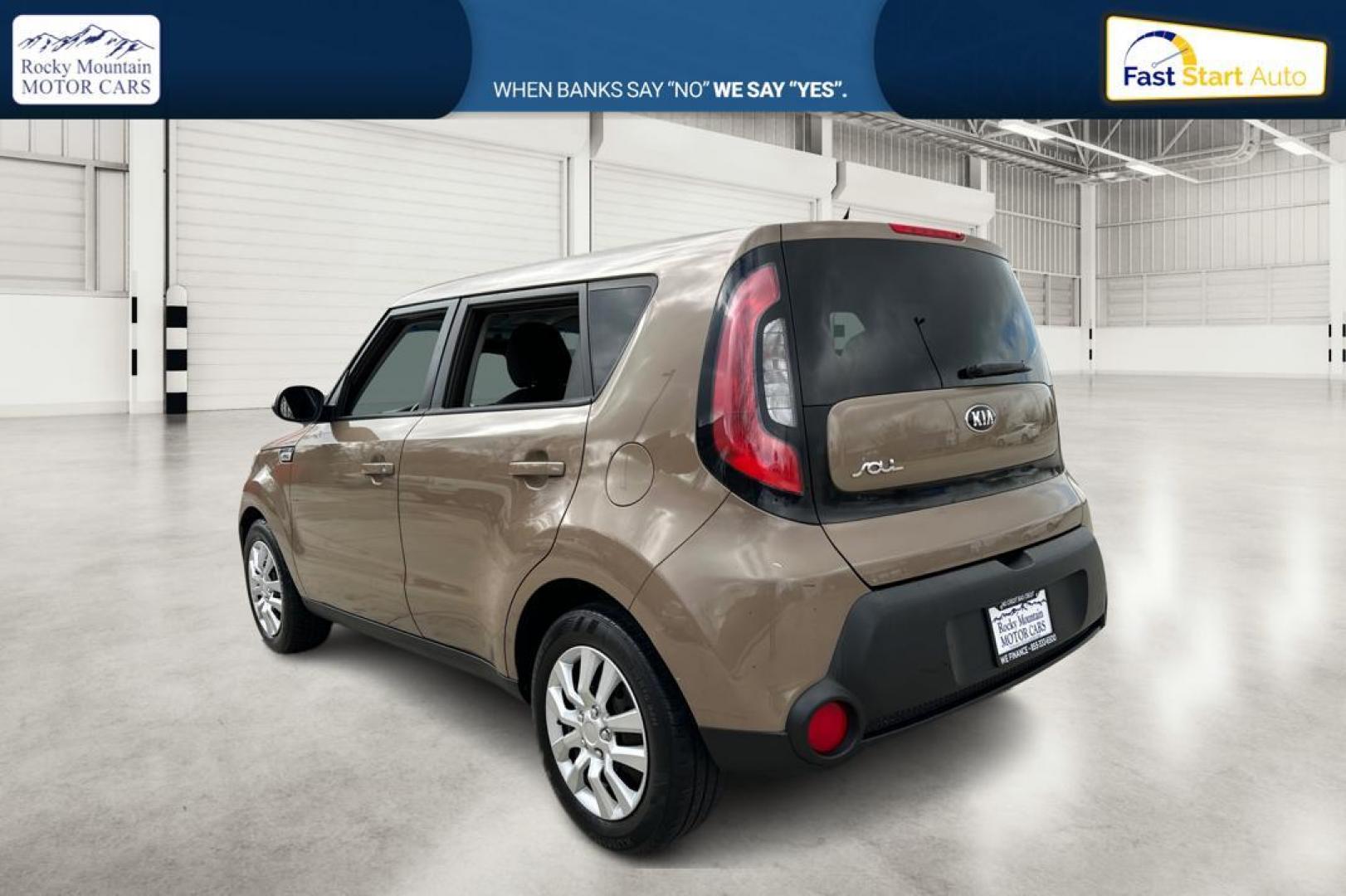 2015 Brown Kia Soul Base (KNDJN2A26F7) with an 1.6L L4 DOHC 16V engine, Auto, 6-Spd Sportmatic transmission, located at 344 S Washington Blvd, Ogden, UT, 84404, (801) 399-1799, 41.255482, -111.970848 - Photo#5