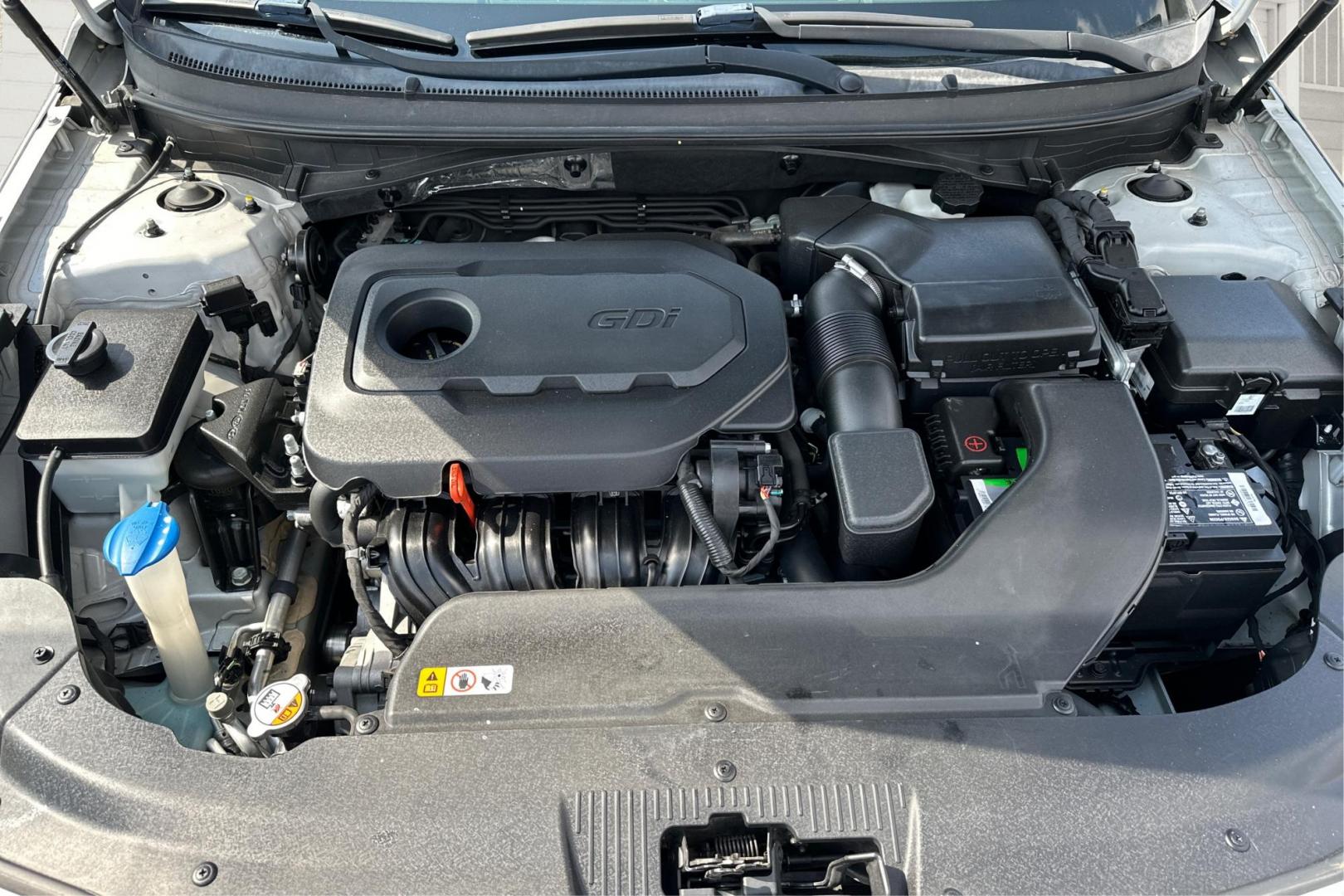 2016 Silver Hyundai Sonata SE (5NPE24AF3GH) with an 2.4L L4 DOHC 16V engine, 7A transmission, located at 767 S State Road, Pleasant Grove, UT, 84062, (801) 785-1058, 40.354839, -111.736687 - Photo#10