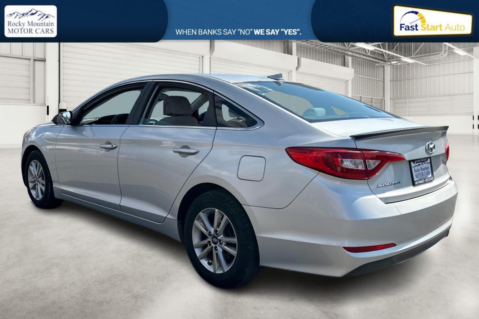 2016 Silver Hyundai Sonata SE (5NPE24AF3GH) with an 2.4L L4 DOHC 16V engine, 7A transmission, located at 767 S State Road, Pleasant Grove, UT, 84062, (801) 785-1058, 40.354839, -111.736687 - Photo#5