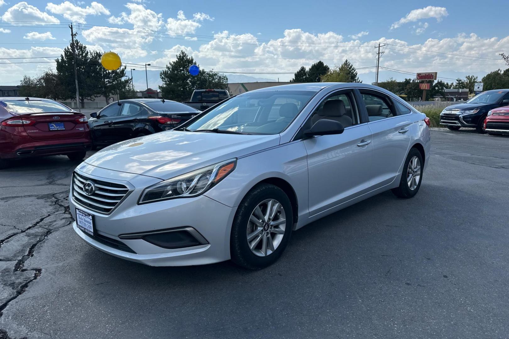 2016 Silver Hyundai Sonata SE (5NPE24AF3GH) with an 2.4L L4 DOHC 16V engine, 7A transmission, located at 767 S State Road, Pleasant Grove, UT, 84062, (801) 785-1058, 40.354839, -111.736687 - Photo#8