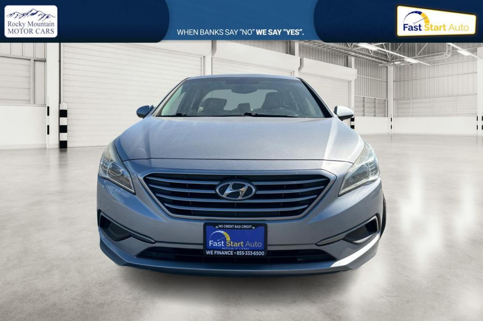 2016 Gray Hyundai Sonata SE (5NPE24AF0GH) with an 2.4L L4 DOHC 16V engine, 7A transmission, located at 7755 State Street, Midvale, UT, 84047, (801) 753-9063, 40.610329, -111.892159 - Photo#9