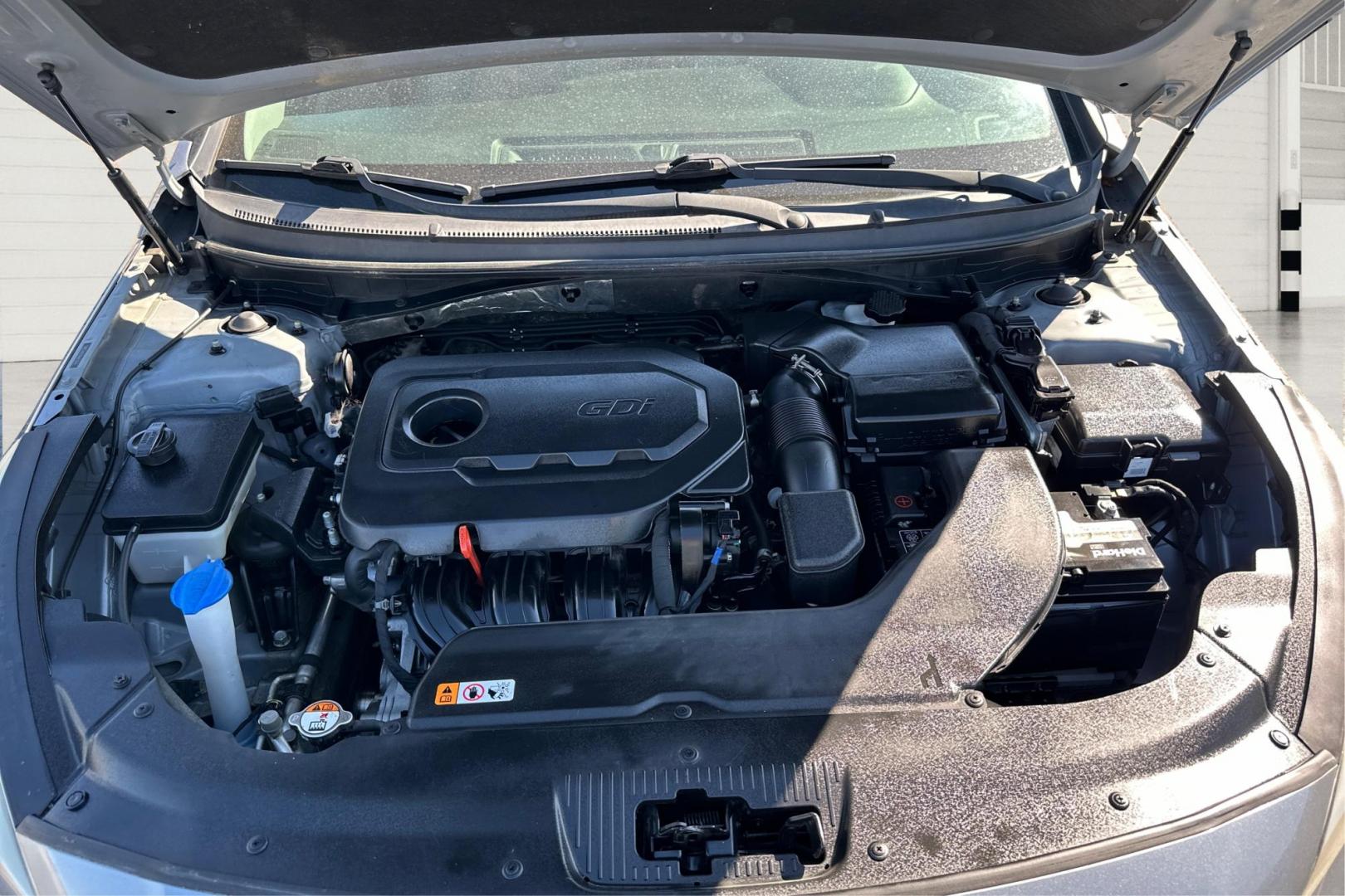 2016 Gray Hyundai Sonata SE (5NPE24AF0GH) with an 2.4L L4 DOHC 16V engine, 7A transmission, located at 7755 State Street, Midvale, UT, 84047, (801) 753-9063, 40.610329, -111.892159 - Photo#10