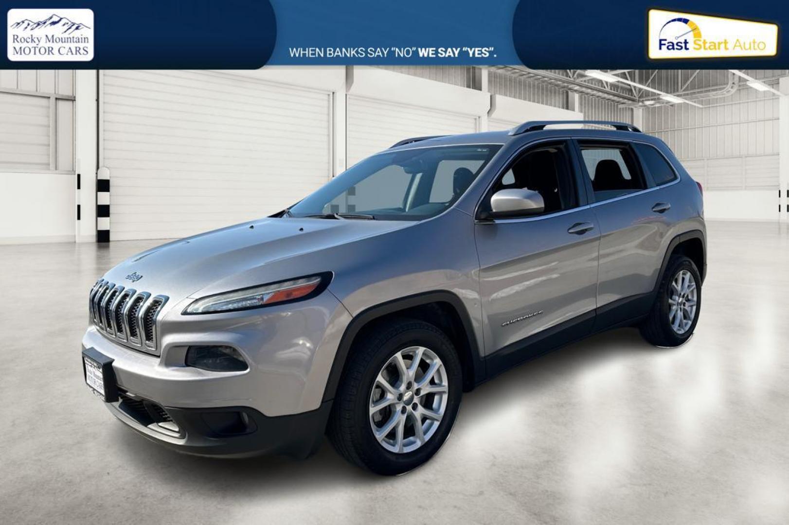 2016 Silver Jeep Cherokee Latitude FWD (1C4PJLCS7GW) with an 3.2L V6 DOHC 24V engine, 9A transmission, located at 767 S State Road, Pleasant Grove, UT, 84062, (801) 785-1058, 40.354839, -111.736687 - Photo#8