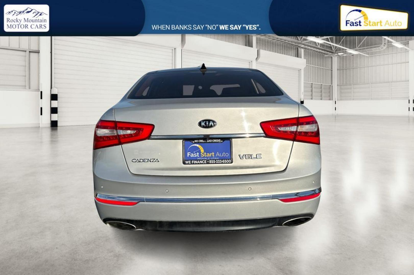 2016 Silver Kia Cadenza Premium (KNALN4D70G5) with an 3.3L V6 DOHC 24V engine, 6A transmission, located at 7755 State Street, Midvale, UT, 84047, (801) 753-9063, 40.610329, -111.892159 - Photo#4