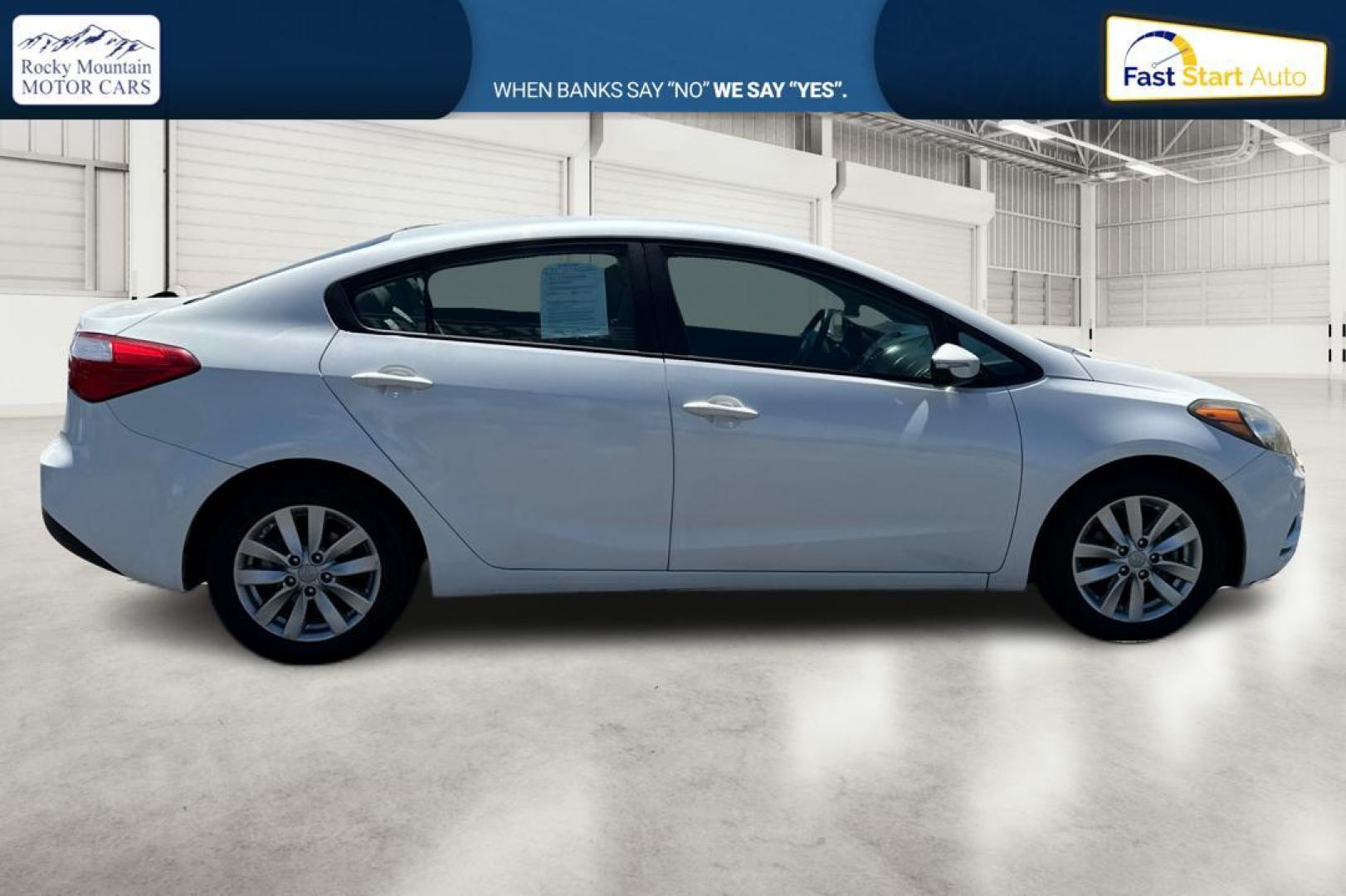 2016 White Kia Forte EX (KNAFX4A65G5) with an 1.8L L4 DOHC 16V engine, 6-Speed Automatic transmission, located at 7755 State Street, Midvale, UT, 84047, (801) 753-9063, 40.610329, -111.892159 - Photo#1