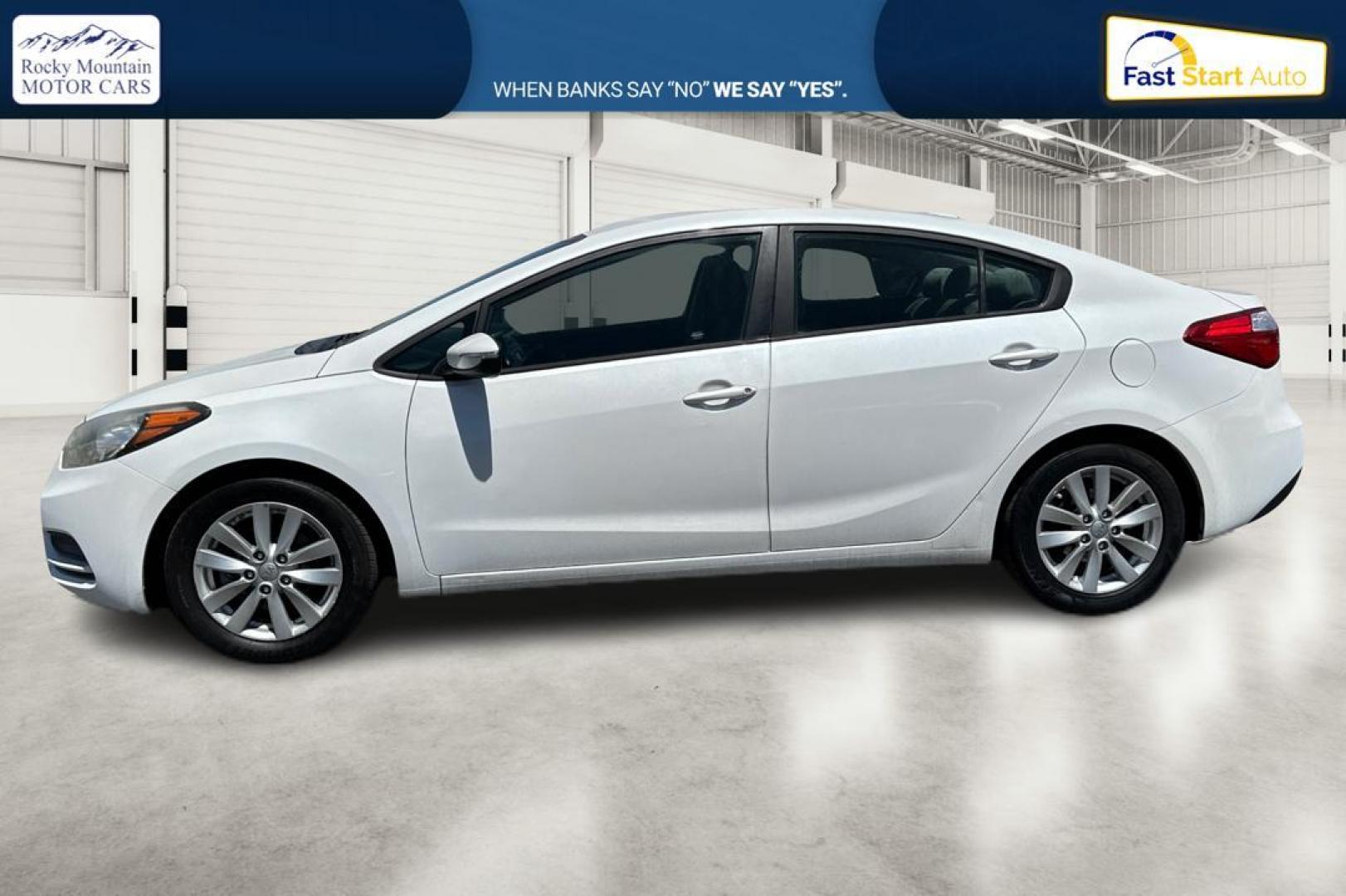 2016 White Kia Forte EX (KNAFX4A65G5) with an 1.8L L4 DOHC 16V engine, 6-Speed Automatic transmission, located at 7755 State Street, Midvale, UT, 84047, (801) 753-9063, 40.610329, -111.892159 - Photo#5