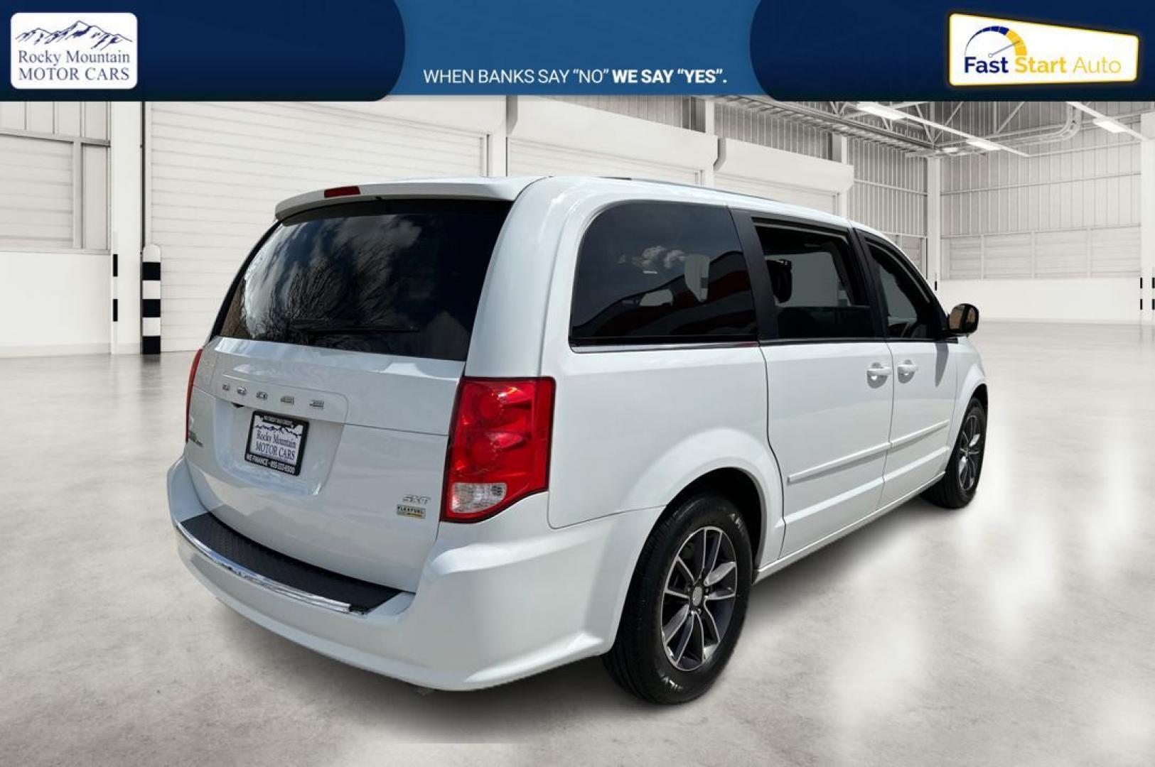 2017 White Dodge Grand Caravan SXT (2C4RDGCG6HR) with an 3.6L V6 DOHC 24V engine, 6A transmission, located at 7755 State Street, Midvale, UT, 84047, (801) 753-9063, 40.610329, -111.892159 - Photo#2