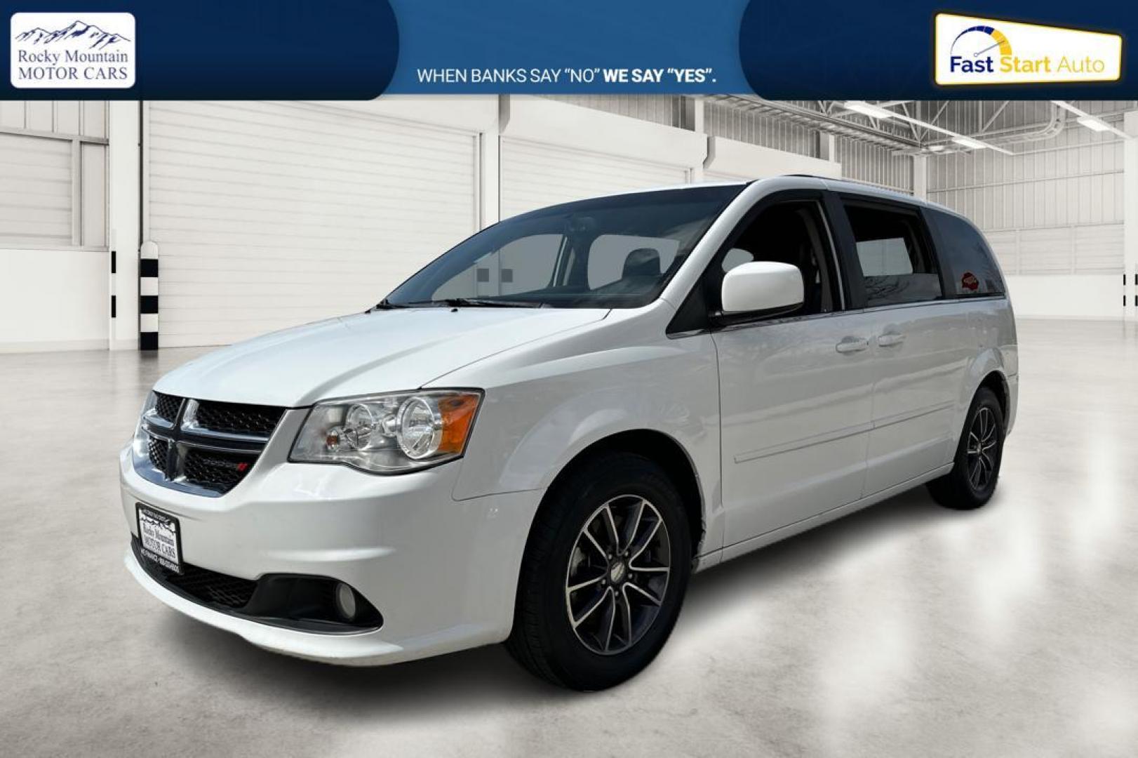 2017 White Dodge Grand Caravan SXT (2C4RDGCG6HR) with an 3.6L V6 DOHC 24V engine, 6A transmission, located at 7755 State Street, Midvale, UT, 84047, (801) 753-9063, 40.610329, -111.892159 - Photo#8