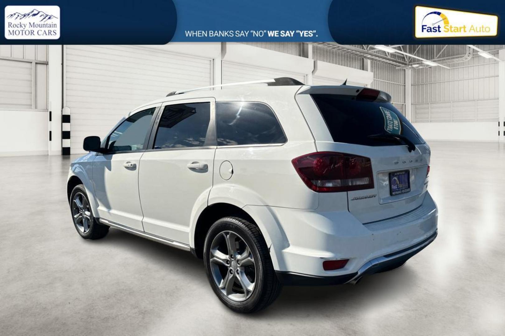 2017 White Dodge Journey Crossroad Plus FWD (3C4PDCGG5HT) with an 3.6L V6 DOHC 24V engine, 4A transmission, located at 344 S Washington Blvd, Ogden, UT, 84404, (801) 399-1799, 41.255482, -111.970848 - Photo#5