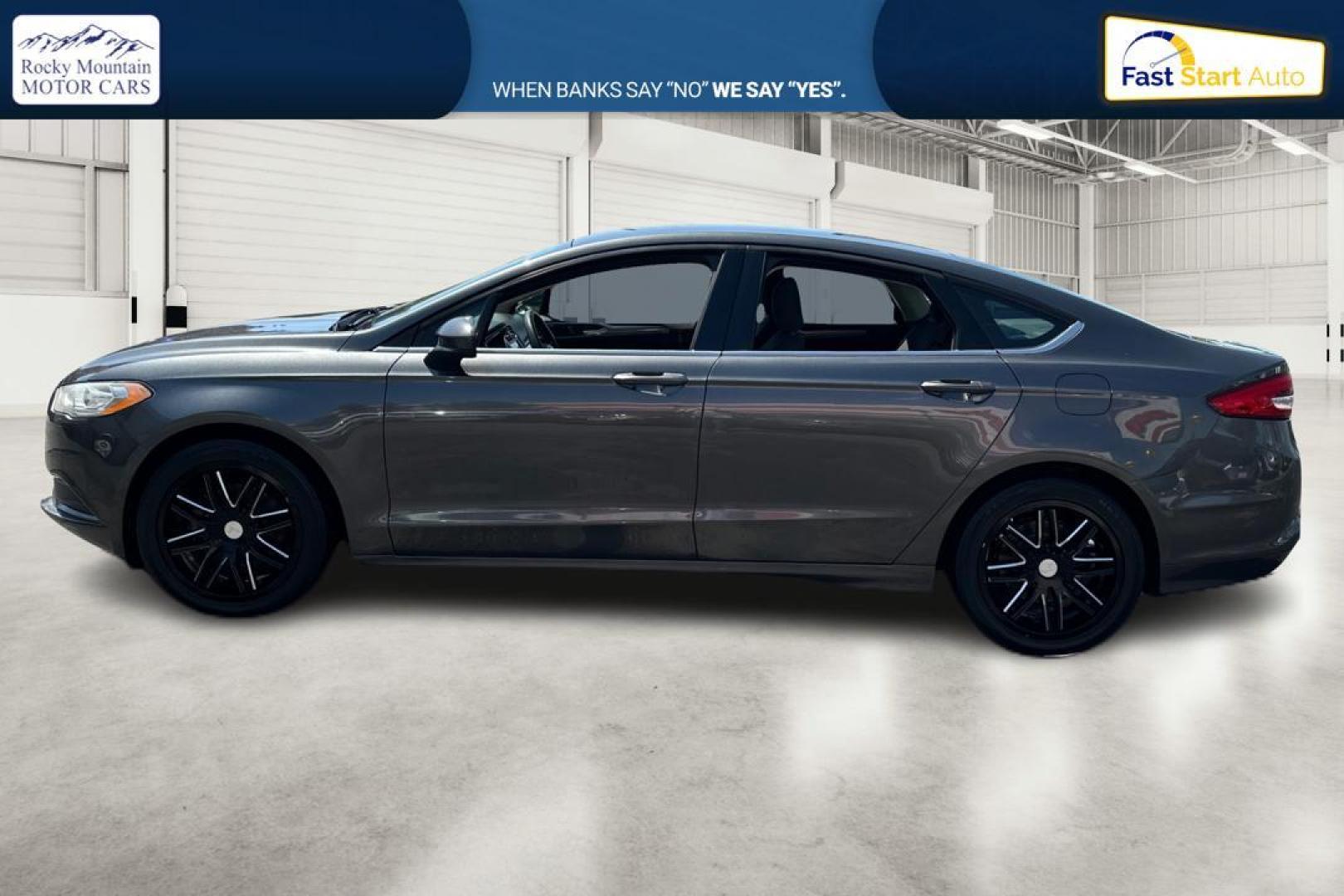 2017 Gray Ford Fusion SE (3FA6P0H76HR) with an 2.5L L4 DOHC 16V engine, 6A transmission, located at 7755 State Street, Midvale, UT, 84047, (801) 753-9063, 40.610329, -111.892159 - Photo#5