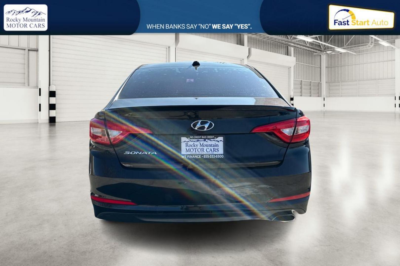 2017 Black Hyundai Sonata SE (5NPE24AF7HH) with an 2.4L L4 DOHC 16V engine, 7A transmission, located at 767 S State Road, Pleasant Grove, UT, 84062, (801) 785-1058, 40.354839, -111.736687 - Photo#4