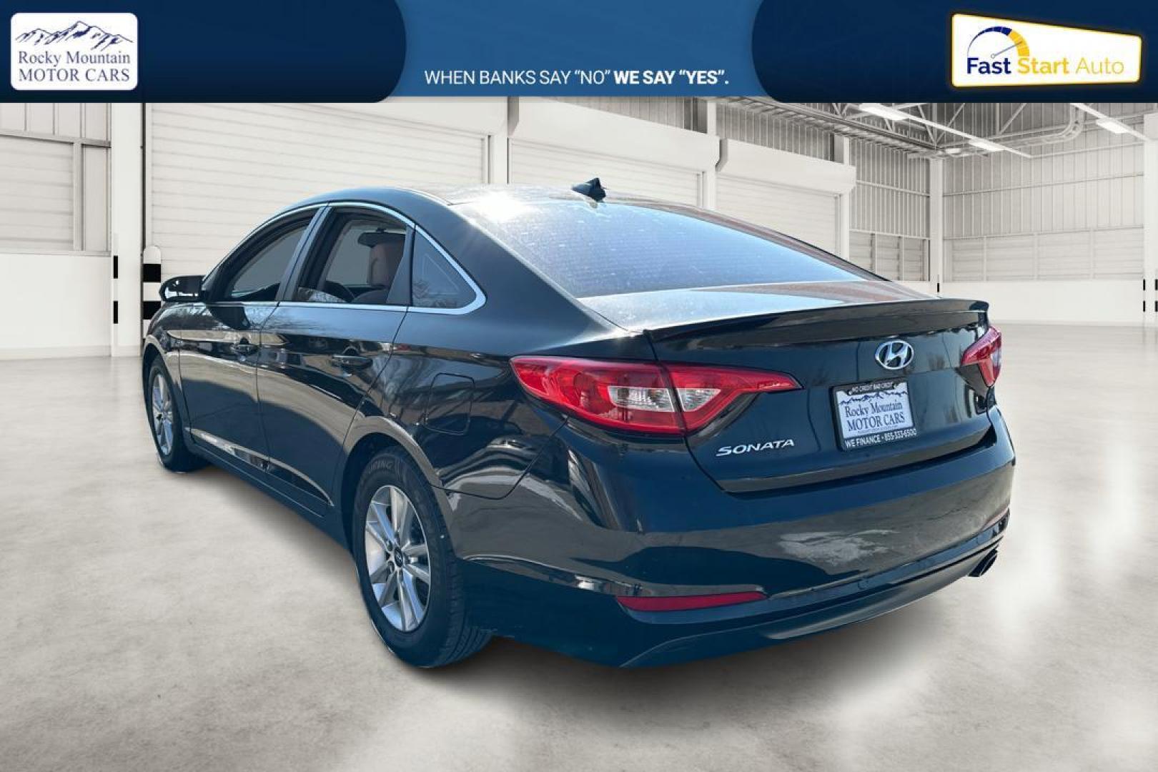 2017 Black Hyundai Sonata SE (5NPE24AF7HH) with an 2.4L L4 DOHC 16V engine, 7A transmission, located at 767 S State Road, Pleasant Grove, UT, 84062, (801) 785-1058, 40.354839, -111.736687 - Photo#5