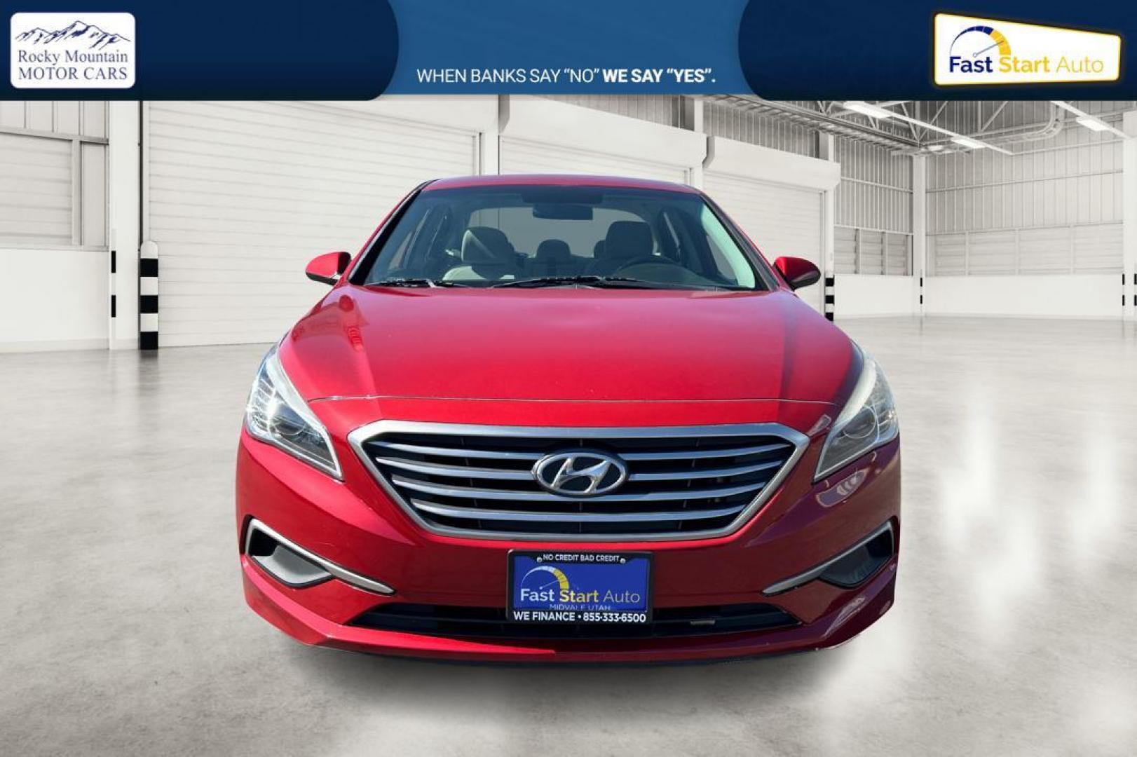 2017 Red Hyundai Sonata SE (5NPE24AF7HH) with an 2.4L L4 DOHC 16V engine, 7A transmission, located at 7755 State Street, Midvale, UT, 84047, (801) 753-9063, 40.610329, -111.892159 - Photo#9