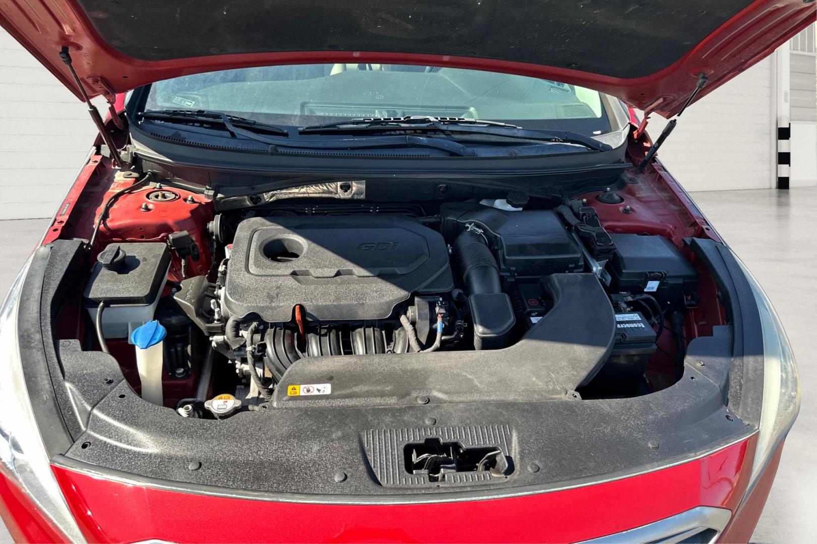 2017 Red Hyundai Sonata SE (5NPE24AF7HH) with an 2.4L L4 DOHC 16V engine, 7A transmission, located at 7755 State Street, Midvale, UT, 84047, (801) 753-9063, 40.610329, -111.892159 - Photo#10