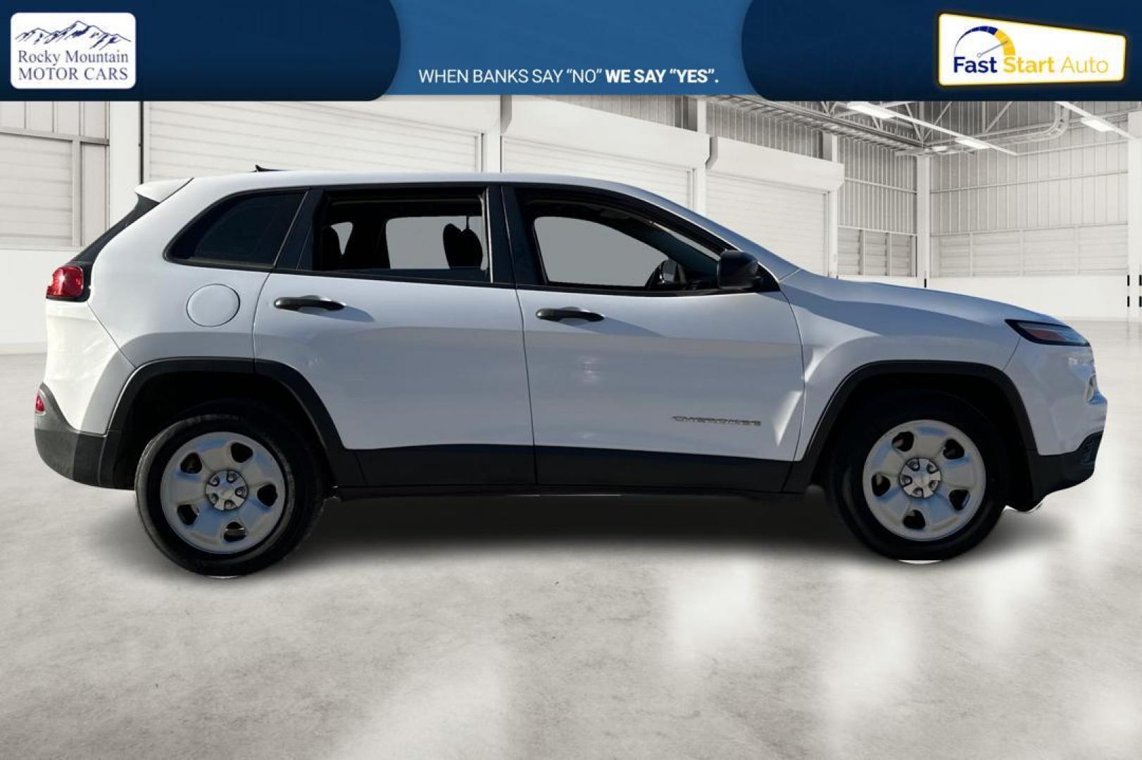 2017 White Jeep Cherokee Sport FWD (1C4PJLAB2HD) with an 2.4L L4 DOHC 16V engine, 9A transmission, located at 767 S State Road, Pleasant Grove, UT, 84062, (801) 785-1058, 40.354839, -111.736687 - Photo#1