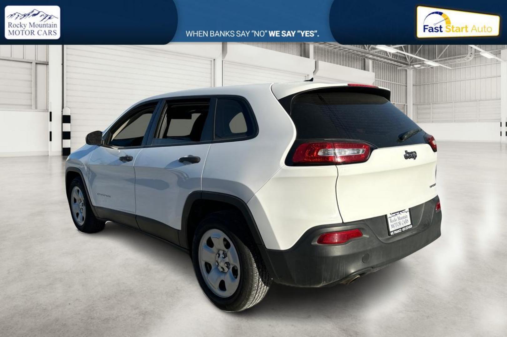 2017 White Jeep Cherokee Sport FWD (1C4PJLAB2HD) with an 2.4L L4 DOHC 16V engine, 9A transmission, located at 767 S State Road, Pleasant Grove, UT, 84062, (801) 785-1058, 40.354839, -111.736687 - Photo#5