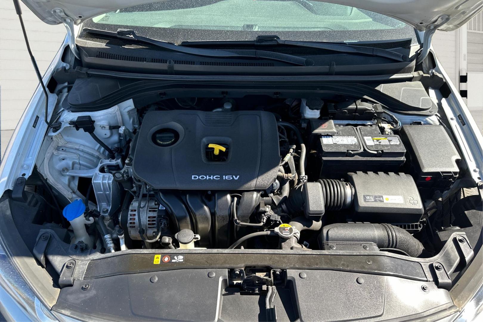 2018 Silver Hyundai Elantra Limited (5NPD84LF3JH) with an 1.8L L4 DOHC 16V engine, 6A transmission, located at 7755 State Street, Midvale, UT, 84047, (801) 753-9063, 40.610329, -111.892159 - Photo#8