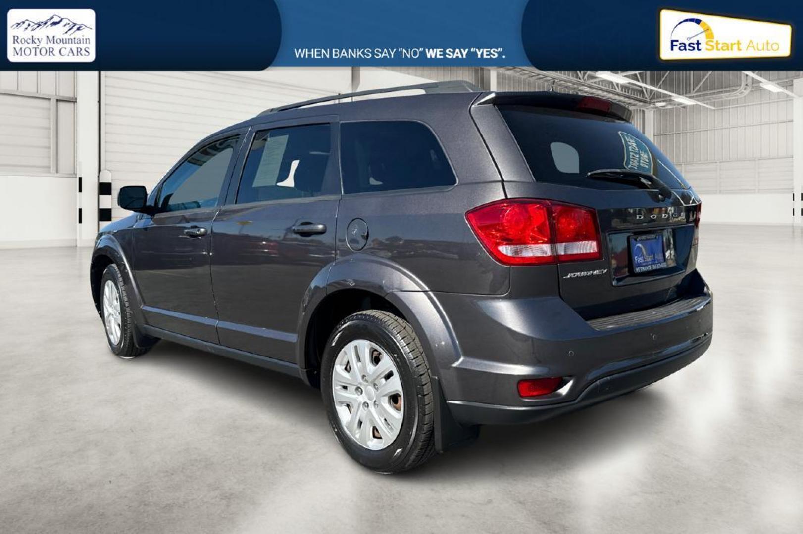 2019 Gray Dodge Journey SE (3C4PDCBB7KT) with an 2.4L L6 DOHC 16V engine, 4A transmission, located at 7755 State Street, Midvale, UT, 84047, (801) 753-9063, 40.610329, -111.892159 - Photo#5