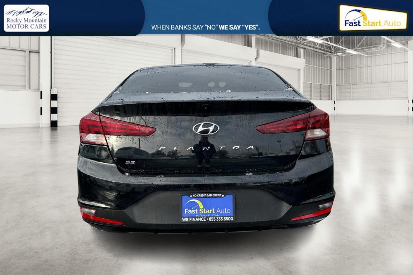 2019 Black Hyundai Elantra SE 6AT (KMHD74LF7KU) with an 1.8L L4 DOHC 16V engine, 6A transmission, located at 7755 State Street, Midvale, UT, 84047, (801) 753-9063, 40.610329, -111.892159 - Photo#4