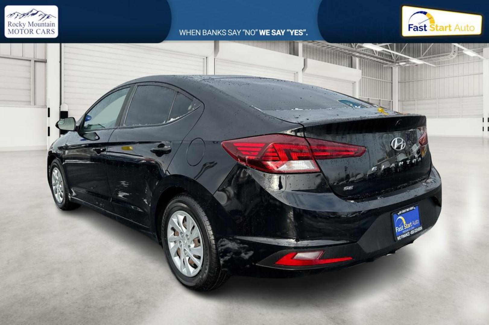 2019 Black Hyundai Elantra SE 6AT (KMHD74LF7KU) with an 1.8L L4 DOHC 16V engine, 6A transmission, located at 7755 State Street, Midvale, UT, 84047, (801) 753-9063, 40.610329, -111.892159 - Photo#5