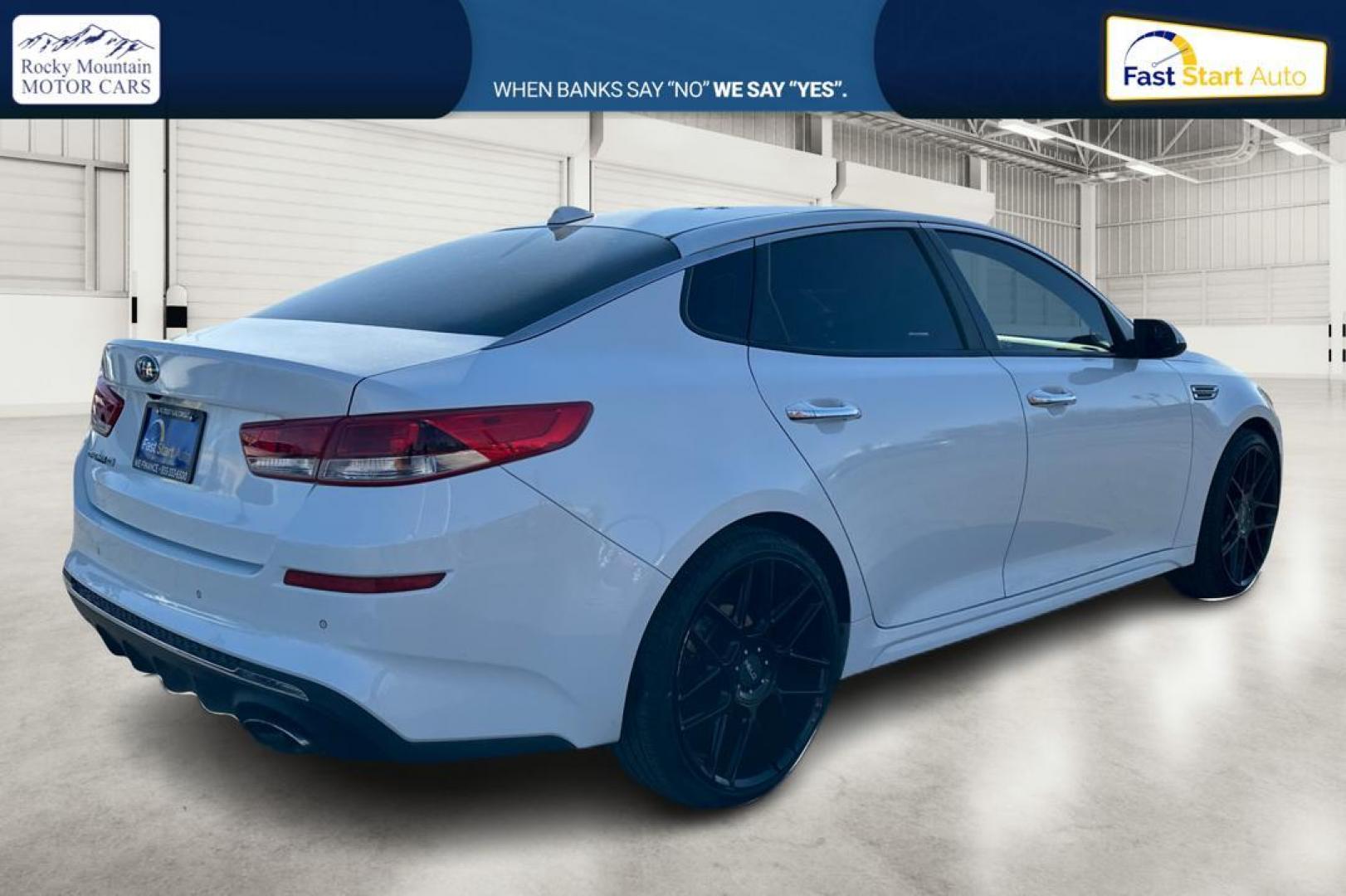 2019 White Kia Optima LX (5XXGT4L35KG) with an 2.4L L4 DOHC 16V engine, 6A transmission, located at 344 S Washington Blvd, Ogden, UT, 84404, (801) 399-1799, 41.255482, -111.970848 - Photo#2