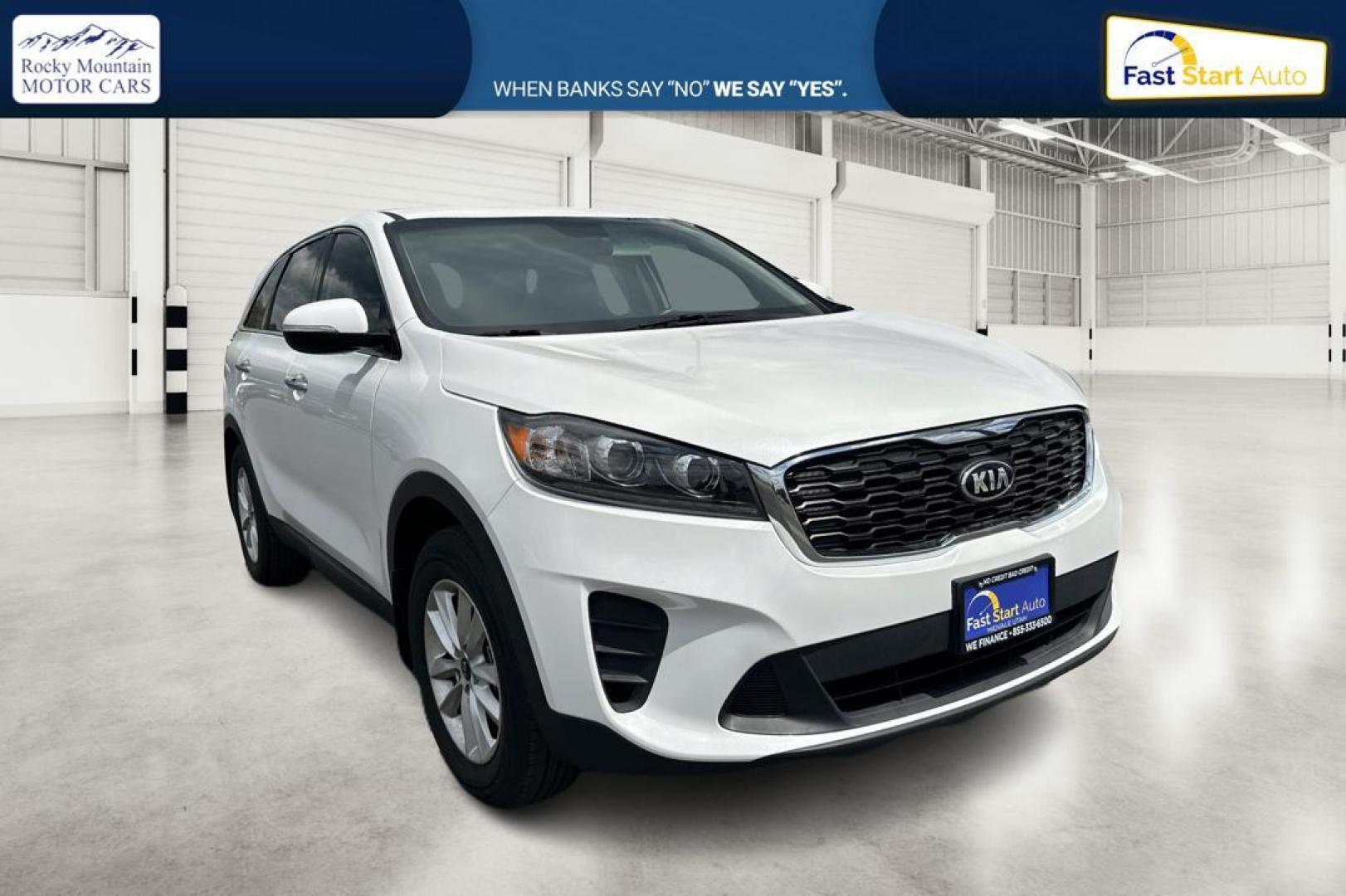 2019 White Kia Sorento LX 2WD (5XYPG4A32KG) with an 2.4L L4 DOHC 16V engine, 6A transmission, located at 767 S State Road, Pleasant Grove, UT, 84062, (801) 785-1058, 40.354839, -111.736687 - Photo#0