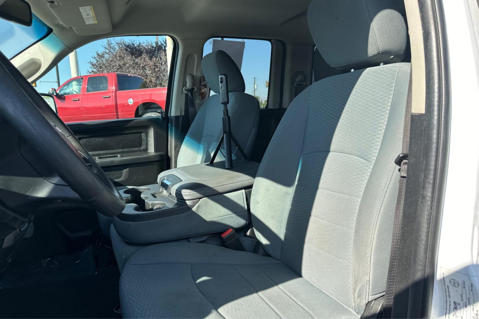 2019 White RAM 1500 Tradesman Quad Cab 4WD (1C6RR7FG3KS) with an 3.6L V6 DOHC 24V FFV engine, 8A transmission, located at 7755 State Street, Midvale, UT, 84047, (801) 753-9063, 40.610329, -111.892159 - Photo#14