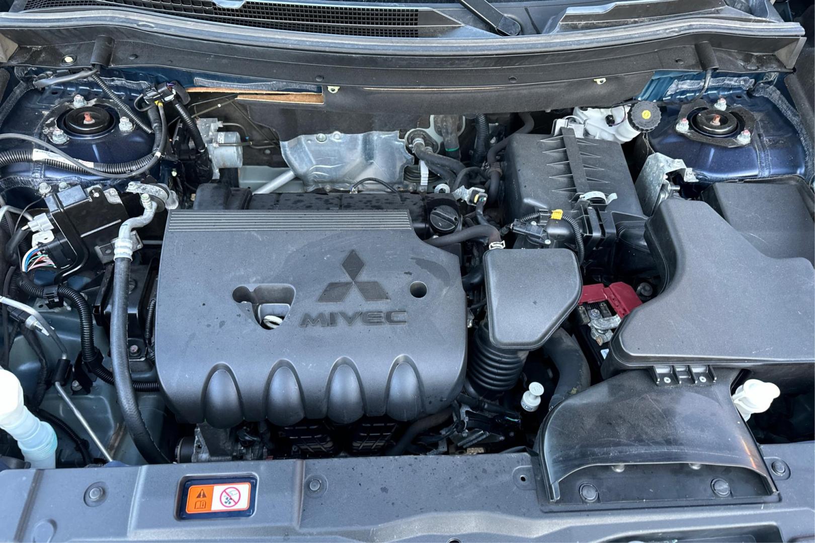 2020 Blue Mitsubishi Outlander SEL AWD (JA4AZ3A37LZ) with an 2.4L L4 DOHC 16V engine, CVT transmission, located at 767 S State Road, Pleasant Grove, UT, 84062, (801) 785-1058, 40.354839, -111.736687 - Photo#10