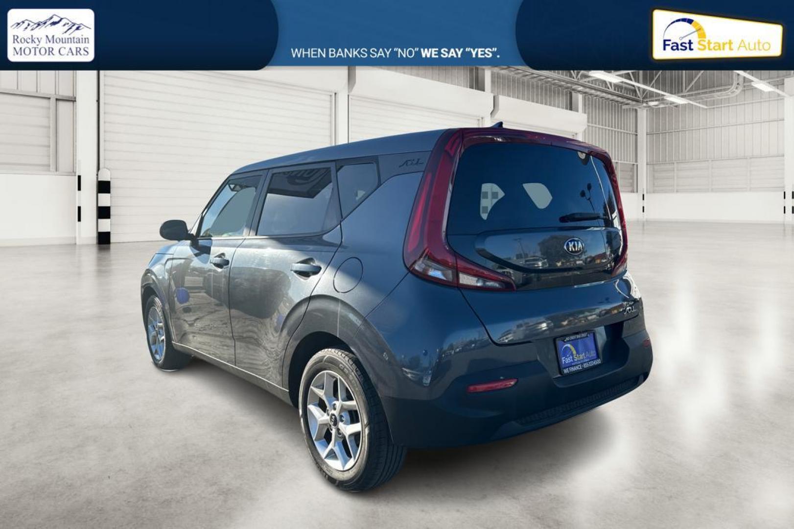 2021 Gray Kia Soul LX CVT (KNDJ23AU7M7) with an 2.0L L4 DOHC 16V engine, CVT transmission, located at 767 S State Road, Pleasant Grove, UT, 84062, (801) 785-1058, 40.354839, -111.736687 - Photo#5