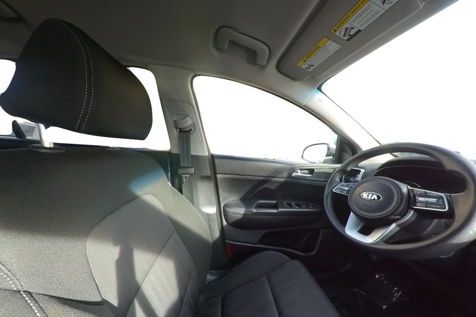 2021 Silver Kia Sportage LX FWD (KNDPM3ACXM7) with an 2.4L V6 DOHC 24V engine, 6A transmission, located at 344 S Washington Blvd, Ogden, UT, 84404, (801) 399-1799, 41.255482, -111.970848 - Photo#11